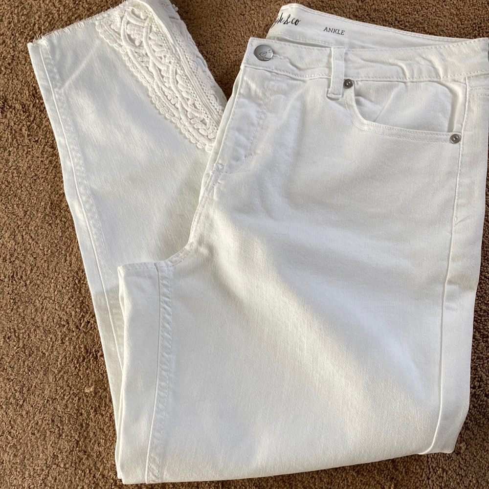 Woman’s white denim ankle pants by style & co. Size 14. New no tags